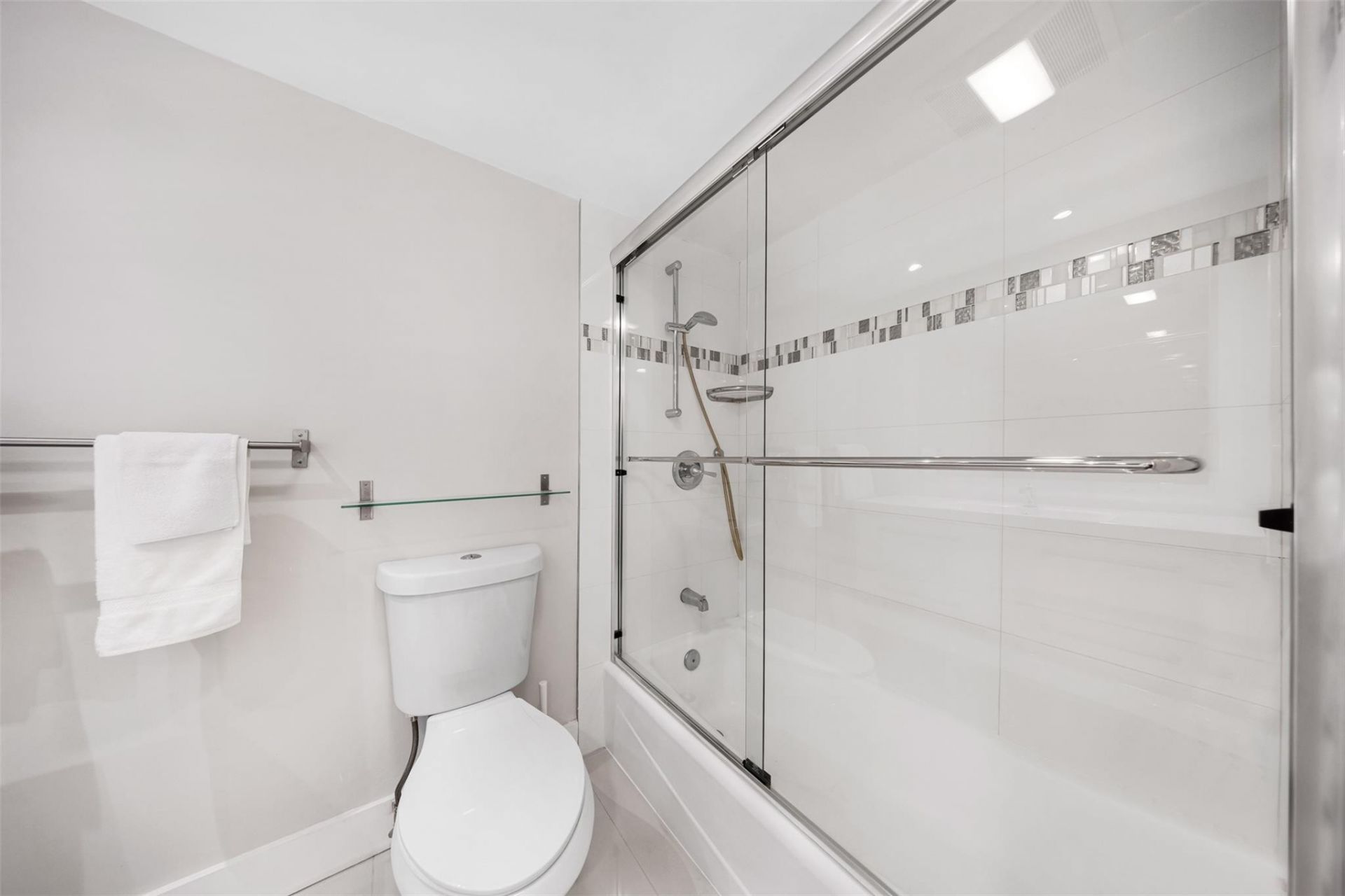 4030 W Palm Aire Drive, Unit 406, Pompano Beach, FL 33069 Photo