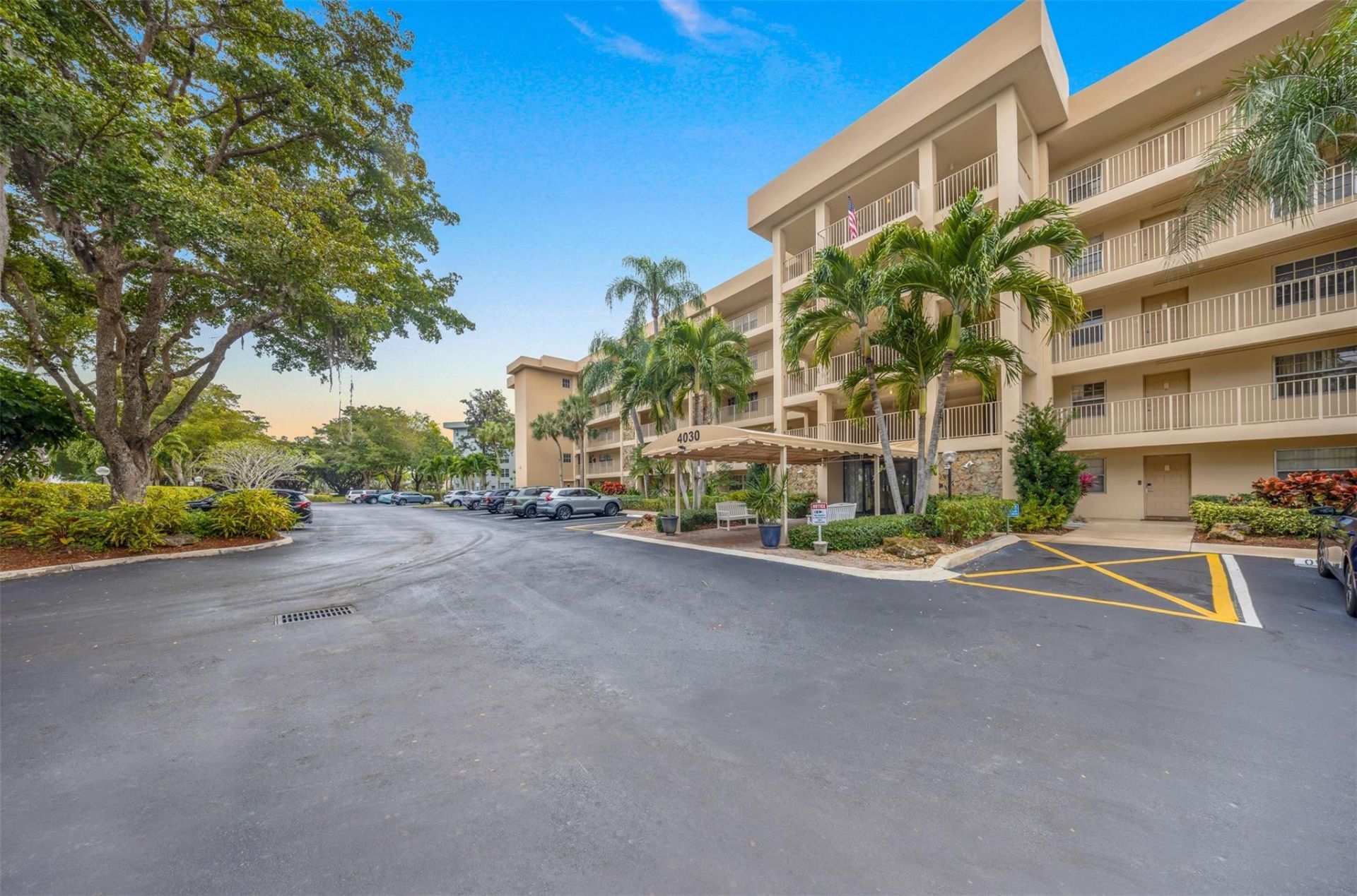 4030 W Palm Aire Drive, Unit 406, Pompano Beach, FL 33069 Photo