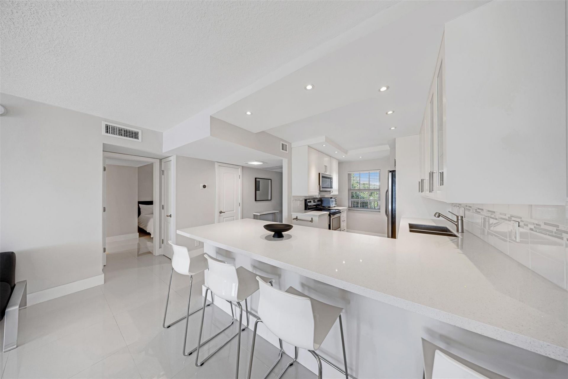 4030 W Palm Aire Drive, Unit 406, Pompano Beach, FL 33069 Photo