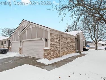 42158 Blossom Lane, Clinton Twp, MI 48038