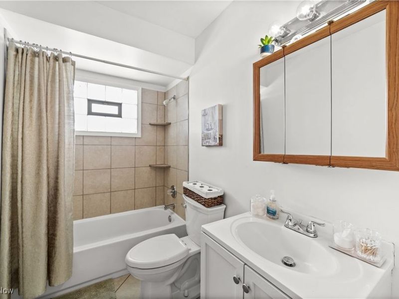 1209 Birch Lane, Cleveland, OH 44109 Photo 12