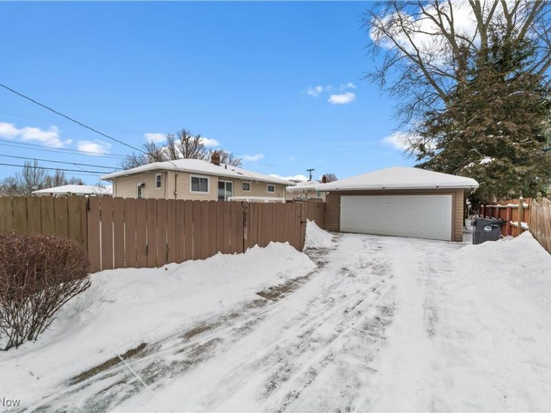 1209 Birch Lane, Cleveland, OH 44109 Photo 26