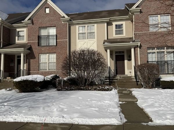 2573 Waterbury Lane, Buffalo Grove, IL 60089