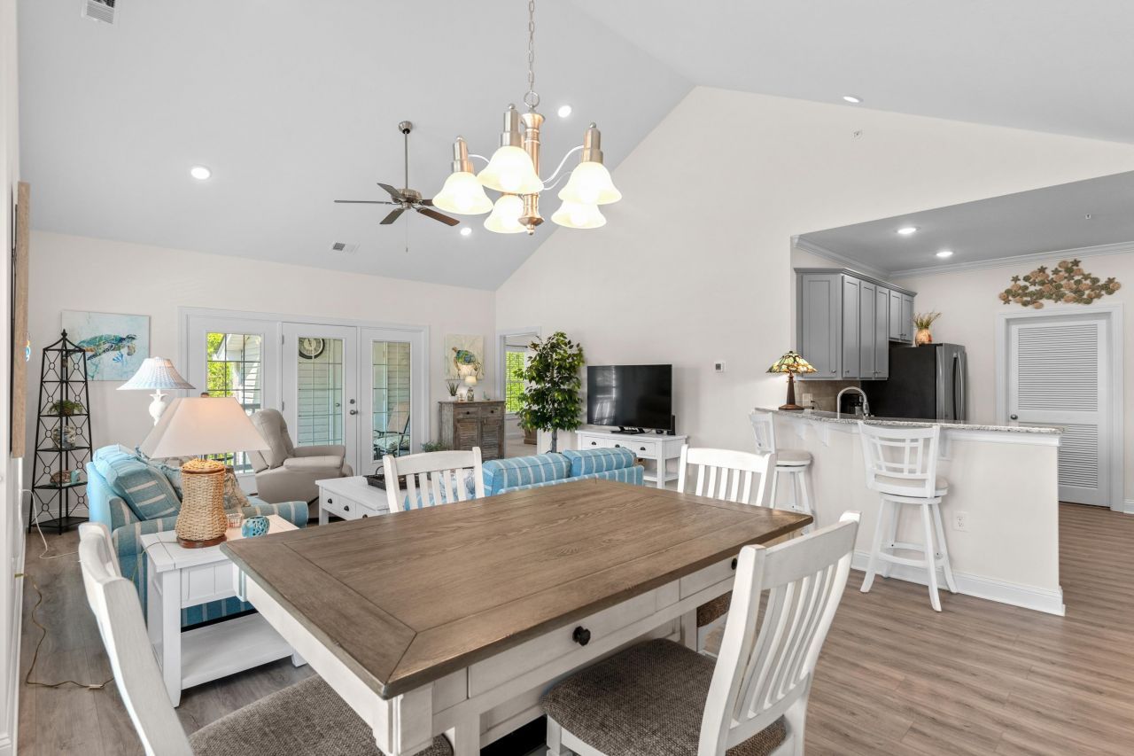 948 Jackline Place Photo 13