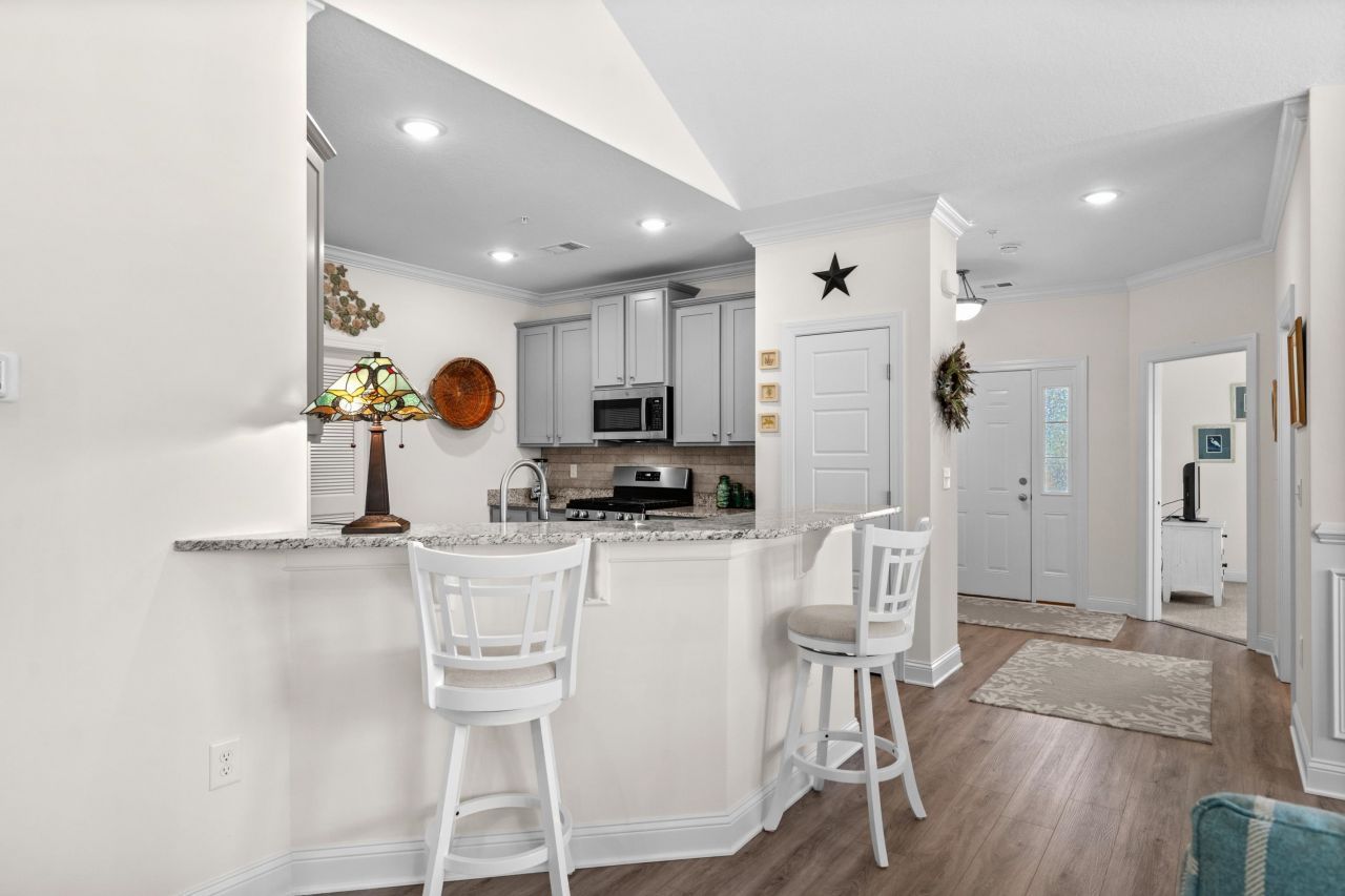 948 Jackline Place Photo 14