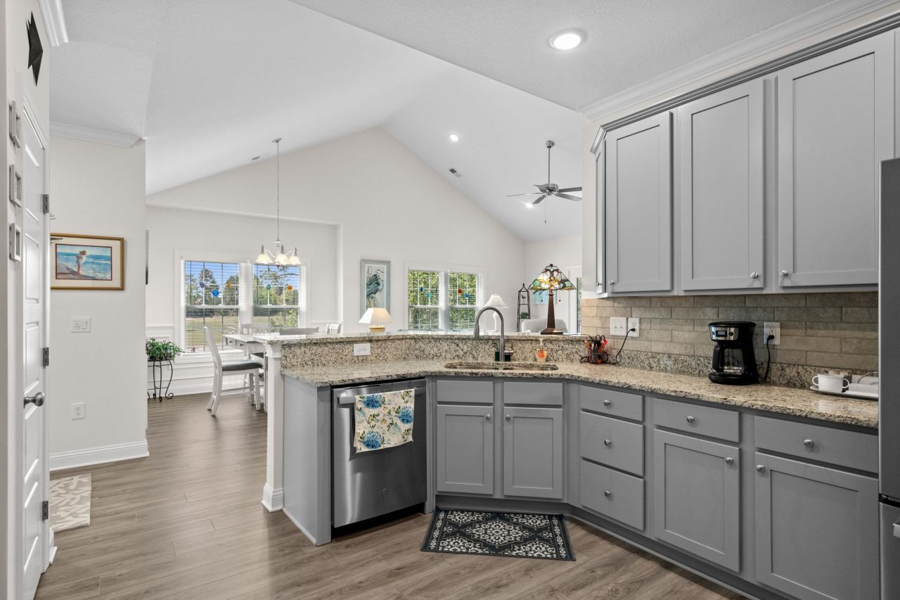 948 Jackline Place Photo 19