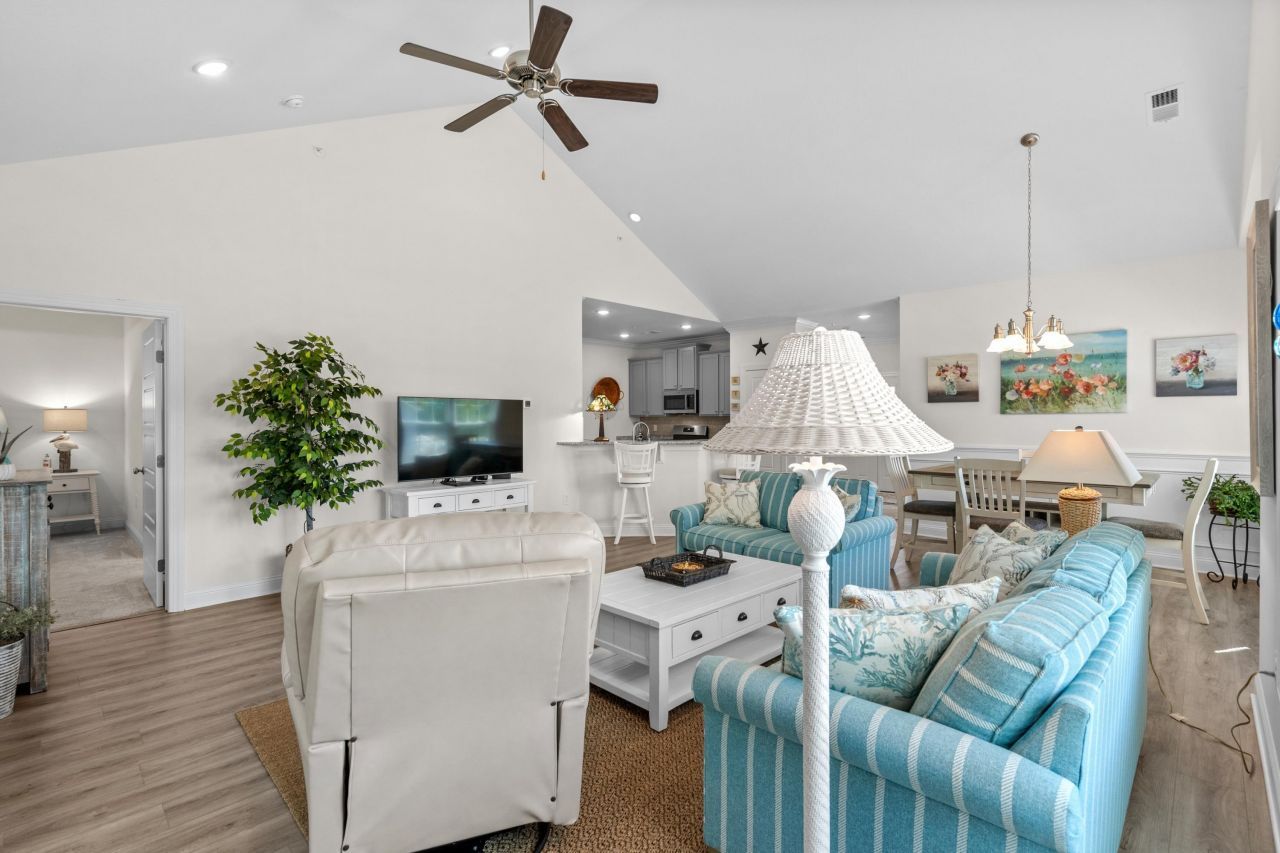 948 Jackline Place Photo 7