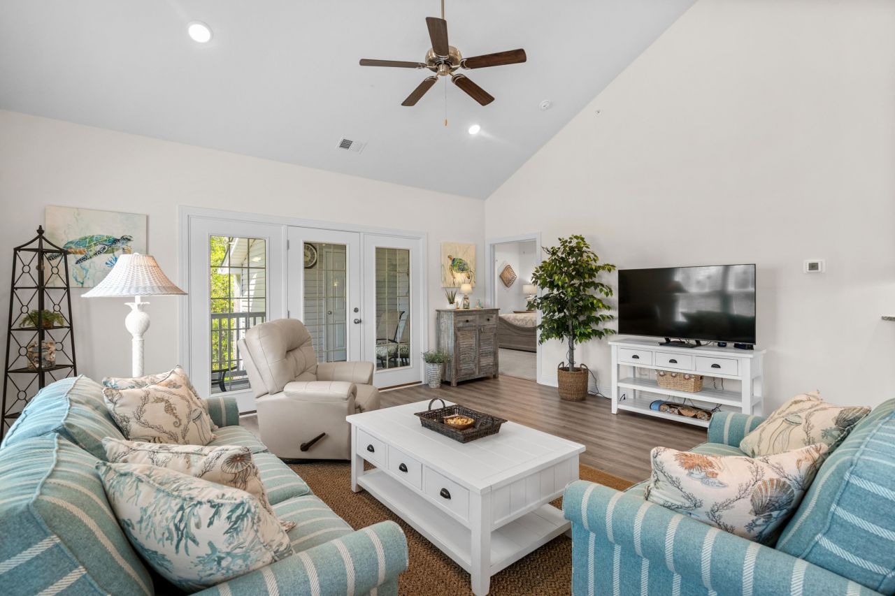 948 Jackline Place Photo 9