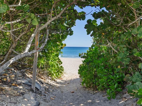 3851 N Ocean Boulevard, Unit 1070, Gulf Stream, FL 33483