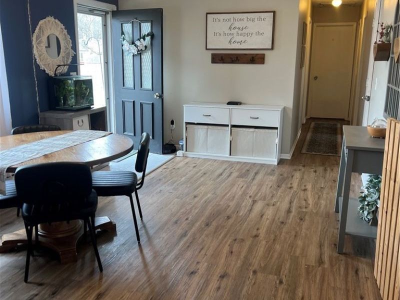 475 Carol Lane, Elyria, OH 44035 Photo 2