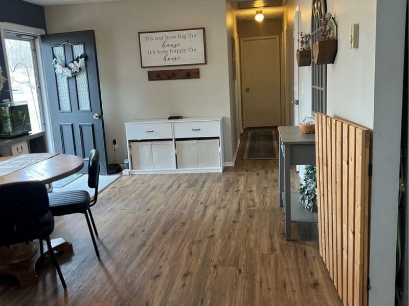 475 Carol Lane, Elyria, OH 44035 Photo 3