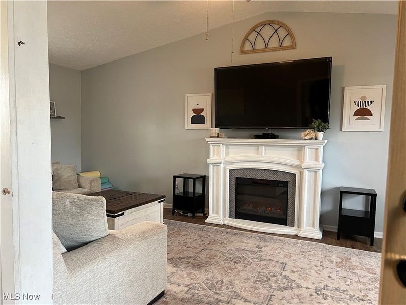 475 Carol Lane, Elyria, OH 44035 Photo 9