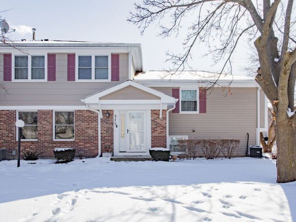 375 Ashwood Court, Vernon Hills, IL 60061