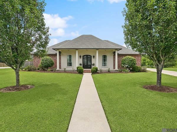 11177 Toria Ln, St Amant, LA 70774