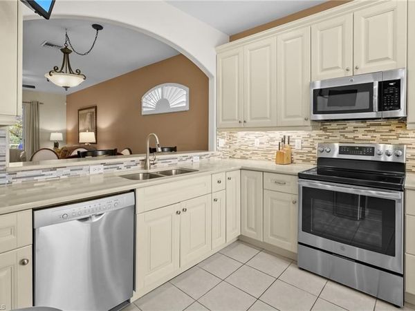 8103 Woodridge Pointe DR, FORT MYERS, FL 33912
