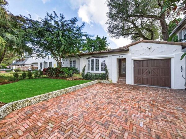 924 SE 6th St, Fort Lauderdale, FL 33301