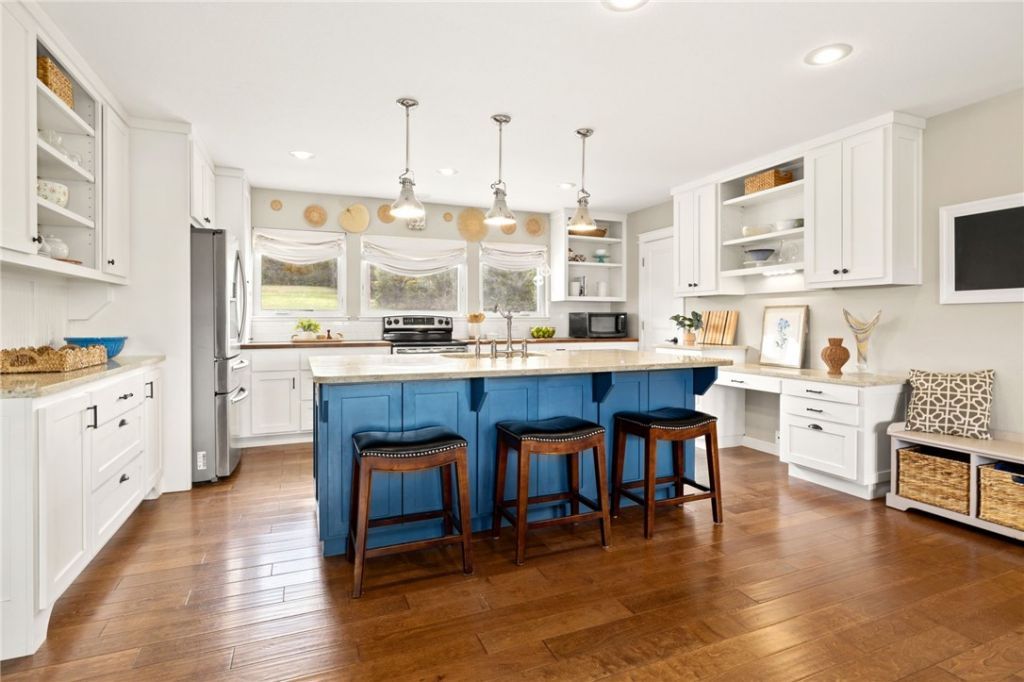 95 Bella Vista Road, Berryville, AR 72616 Main Photo