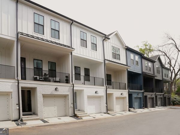 154 Chestnut Circle, Unit 80, Atlanta, GA 30342