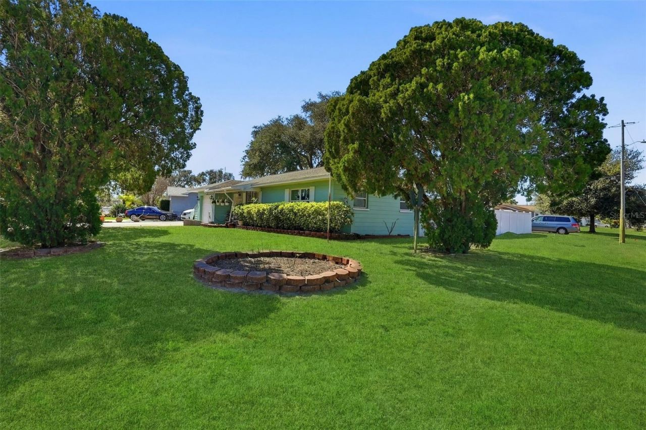 3992 62nd Street N, Saint Petersburg, FL 33709 Photo