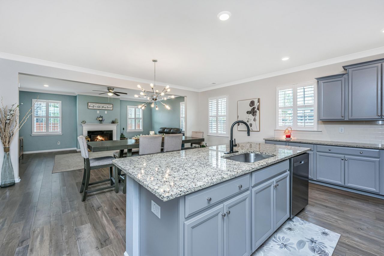 9905 Pin Cherry Court Photo 13