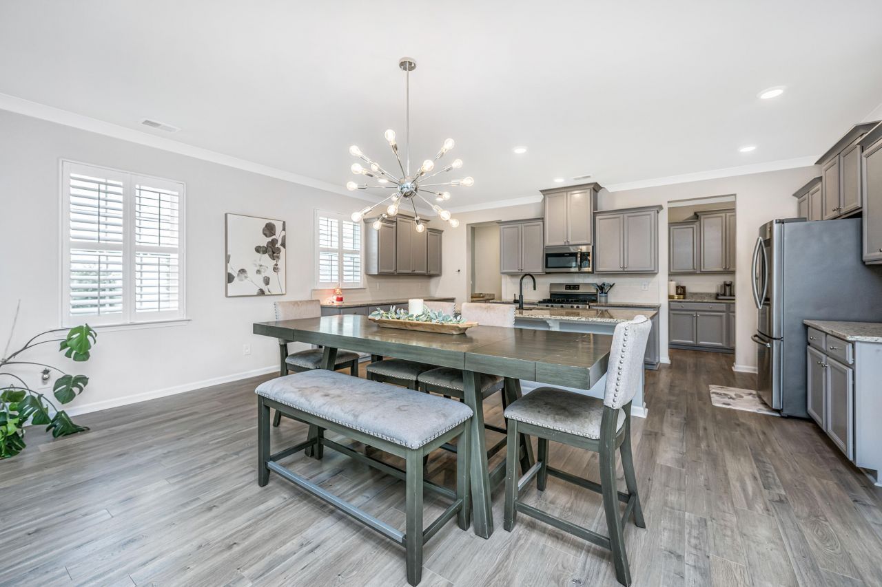 9905 Pin Cherry Court Photo 14