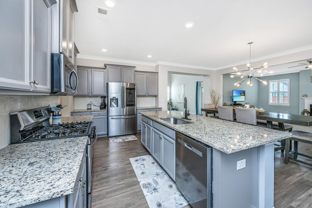 9905 Pin Cherry Court Photo 15