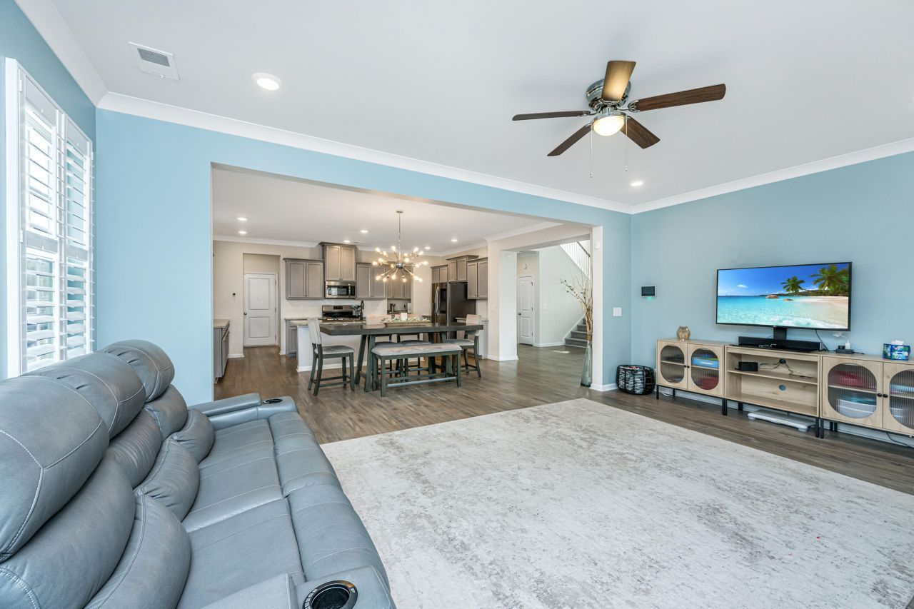 9905 Pin Cherry Court Photo 21