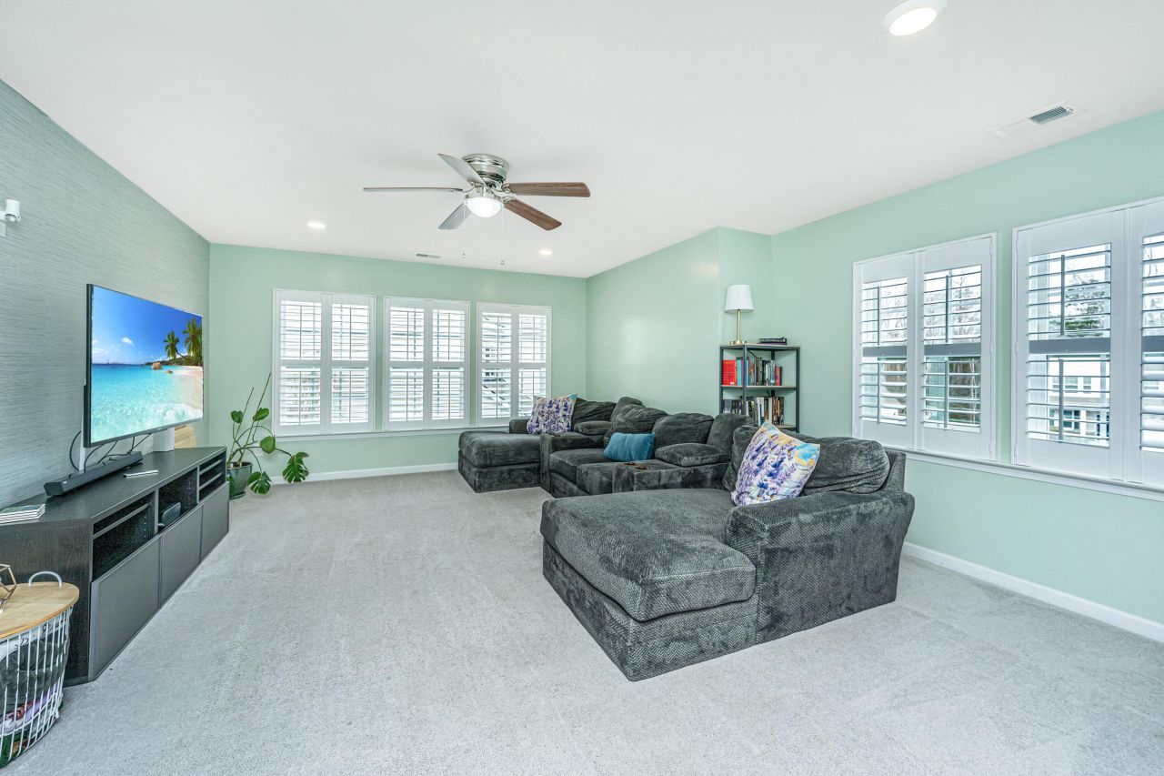 9905 Pin Cherry Court Photo 30