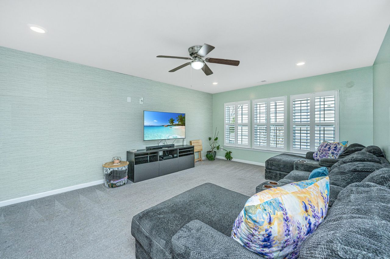 9905 Pin Cherry Court Photo 31