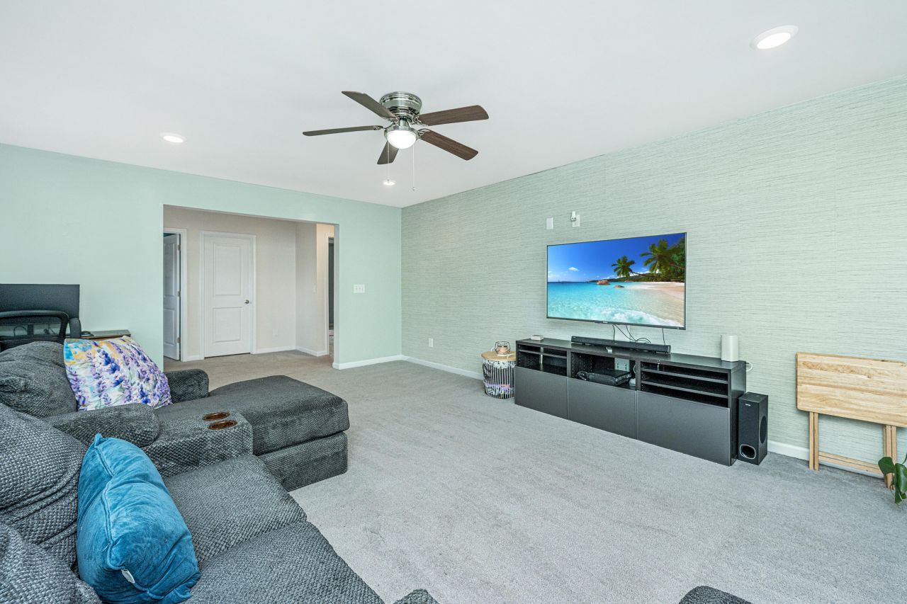 9905 Pin Cherry Court Photo 33