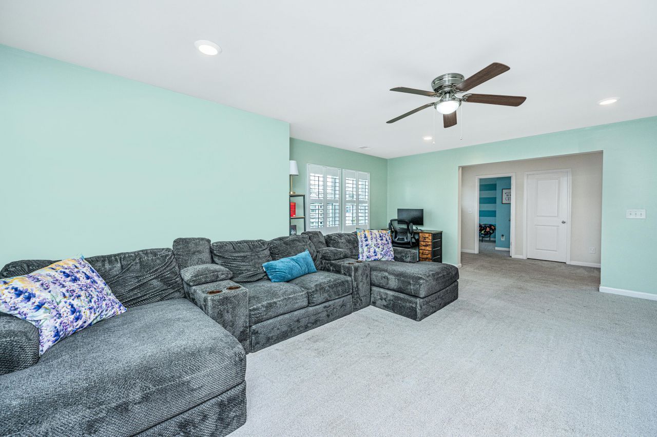 9905 Pin Cherry Court Photo 34