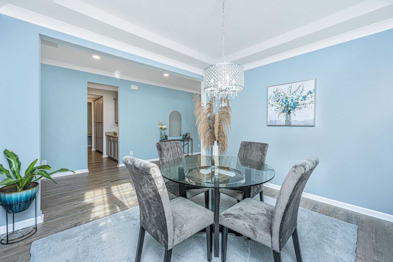 9905 Pin Cherry Court Photo 4