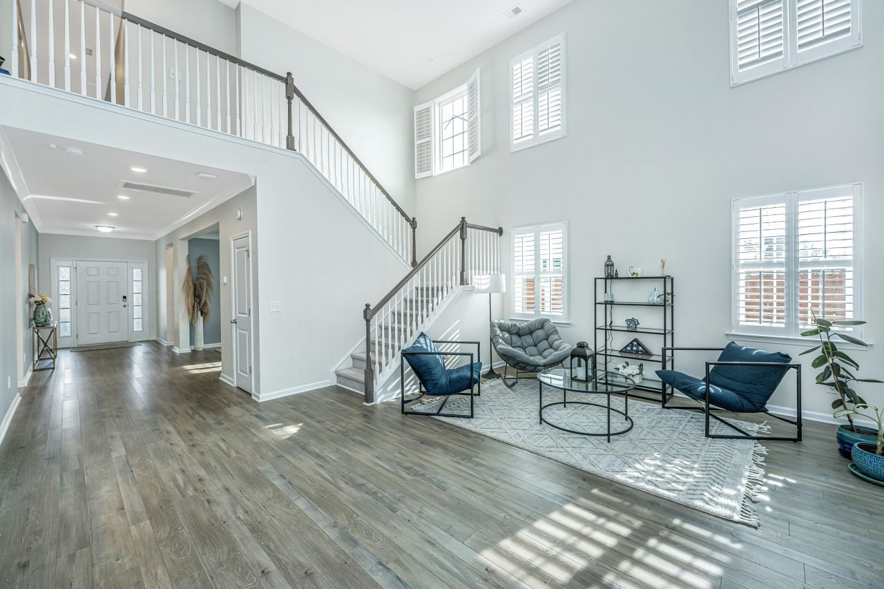 9905 Pin Cherry Court Photo 5