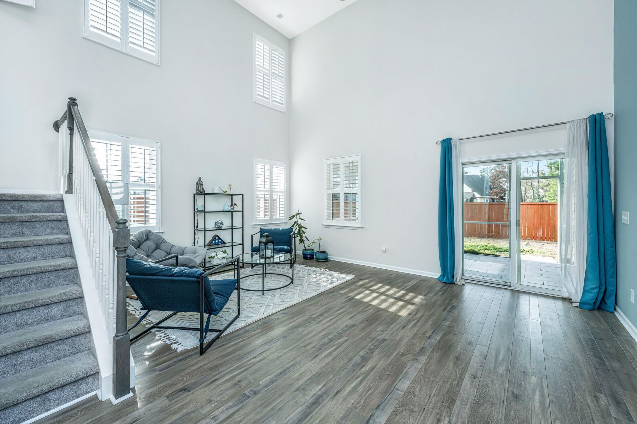 9905 Pin Cherry Court Photo 6