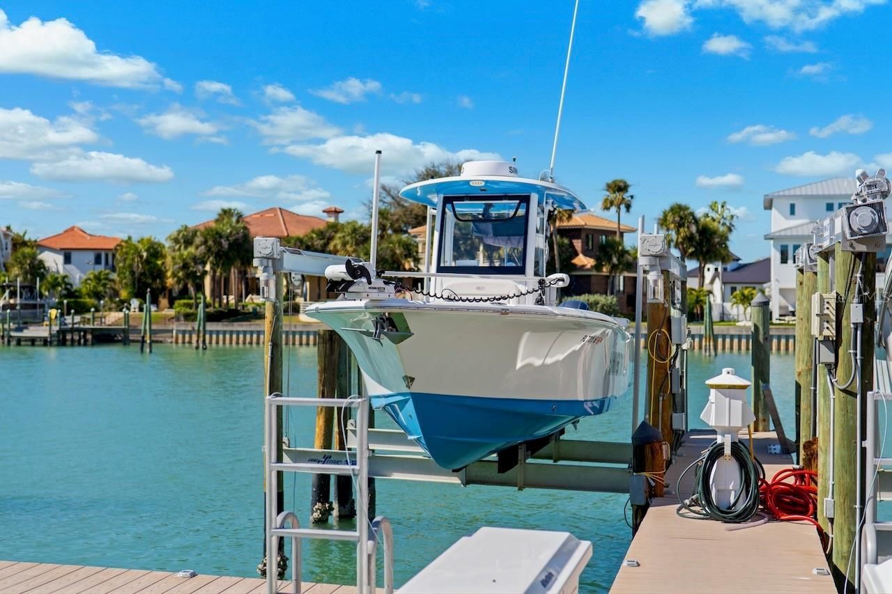 740 Pinellas Bayway S, Tierra Verde, FL 33715 Photo