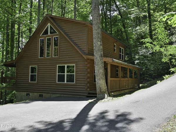 123 Laurel Way, Gatlinburg, TN 37738