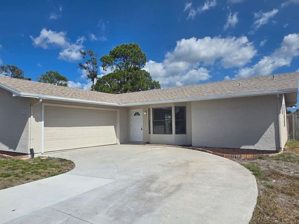 765 SE Floresta Drive, Port St. Lucie, FL 34983