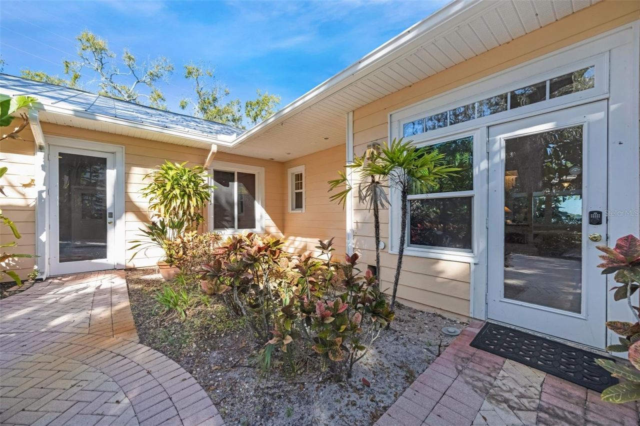1407 N Bayshore Drive, Safety Harbor, FL 34695 Photo