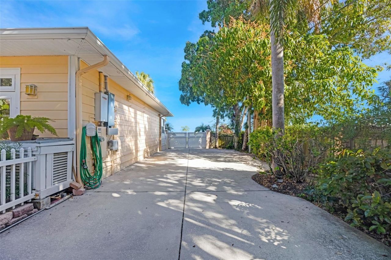 1407 N Bayshore Drive, Safety Harbor, FL 34695 Photo