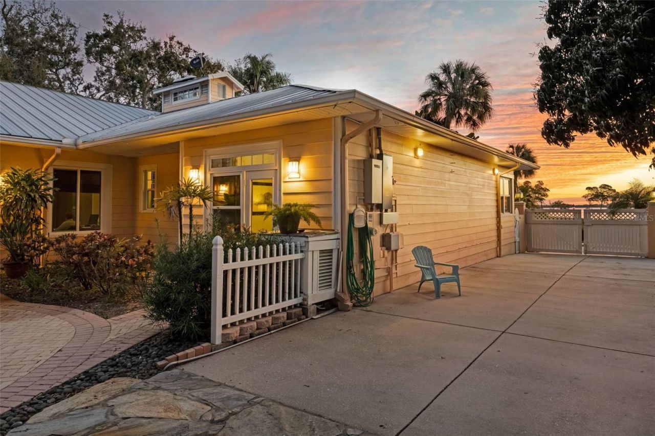 1407 N Bayshore Drive, Safety Harbor, FL 34695 Photo