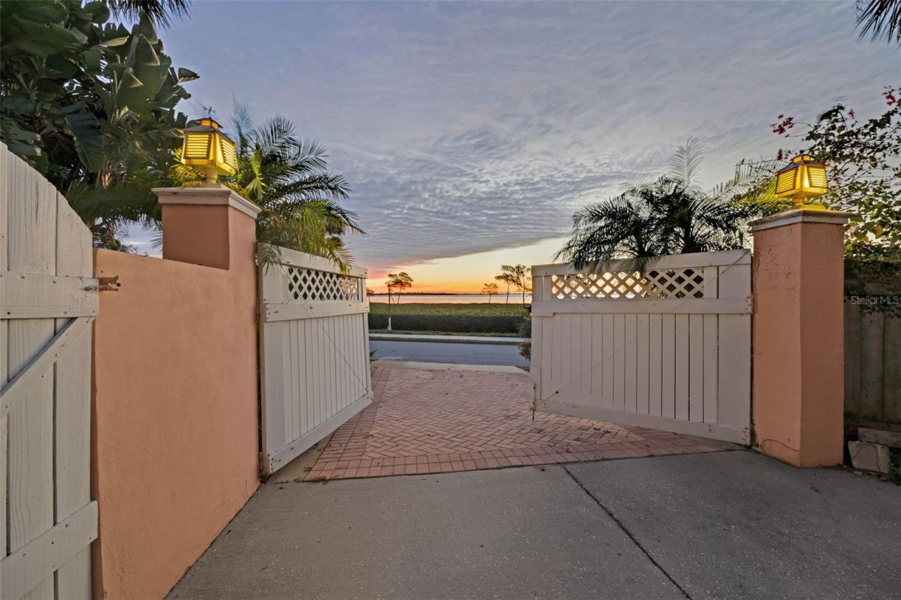 1407 N Bayshore Drive, Safety Harbor, FL 34695 Photo