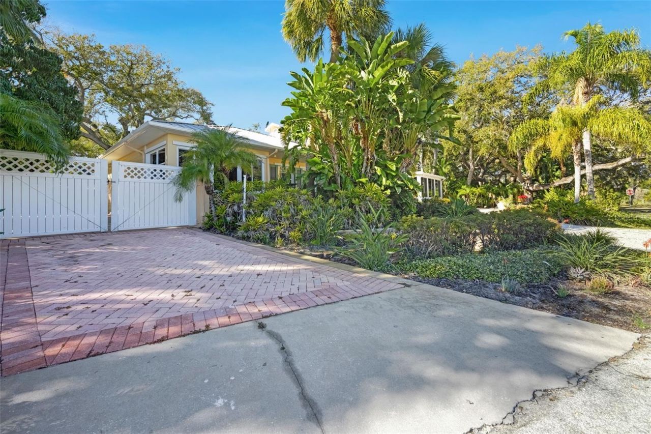 1407 N Bayshore Drive, Safety Harbor, FL 34695 Photo