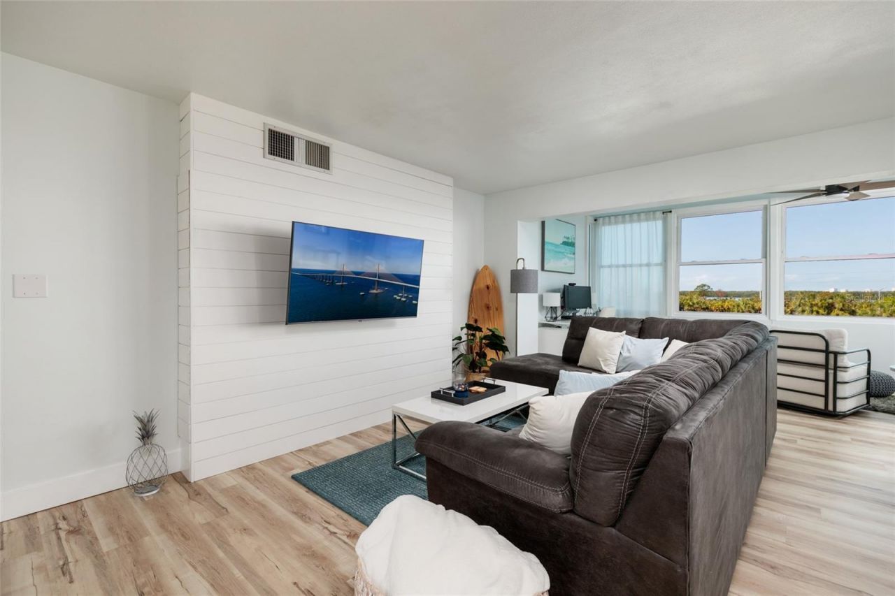 7200 Sunshine Skyway Lane S, Unit 3D, Saint Petersburg, FL 33711 Photo