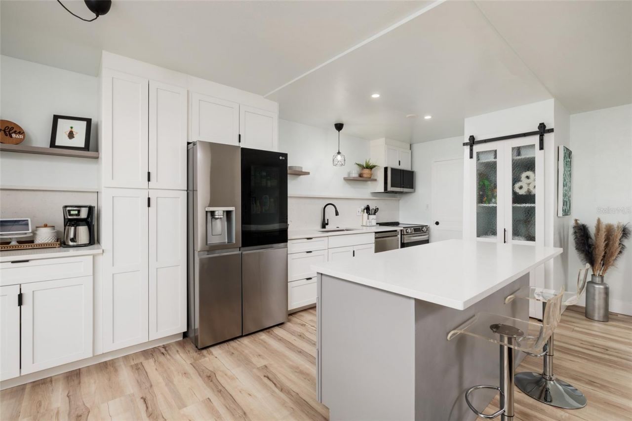 7200 Sunshine Skyway Lane S, Unit 3D, Saint Petersburg, FL 33711 Photo