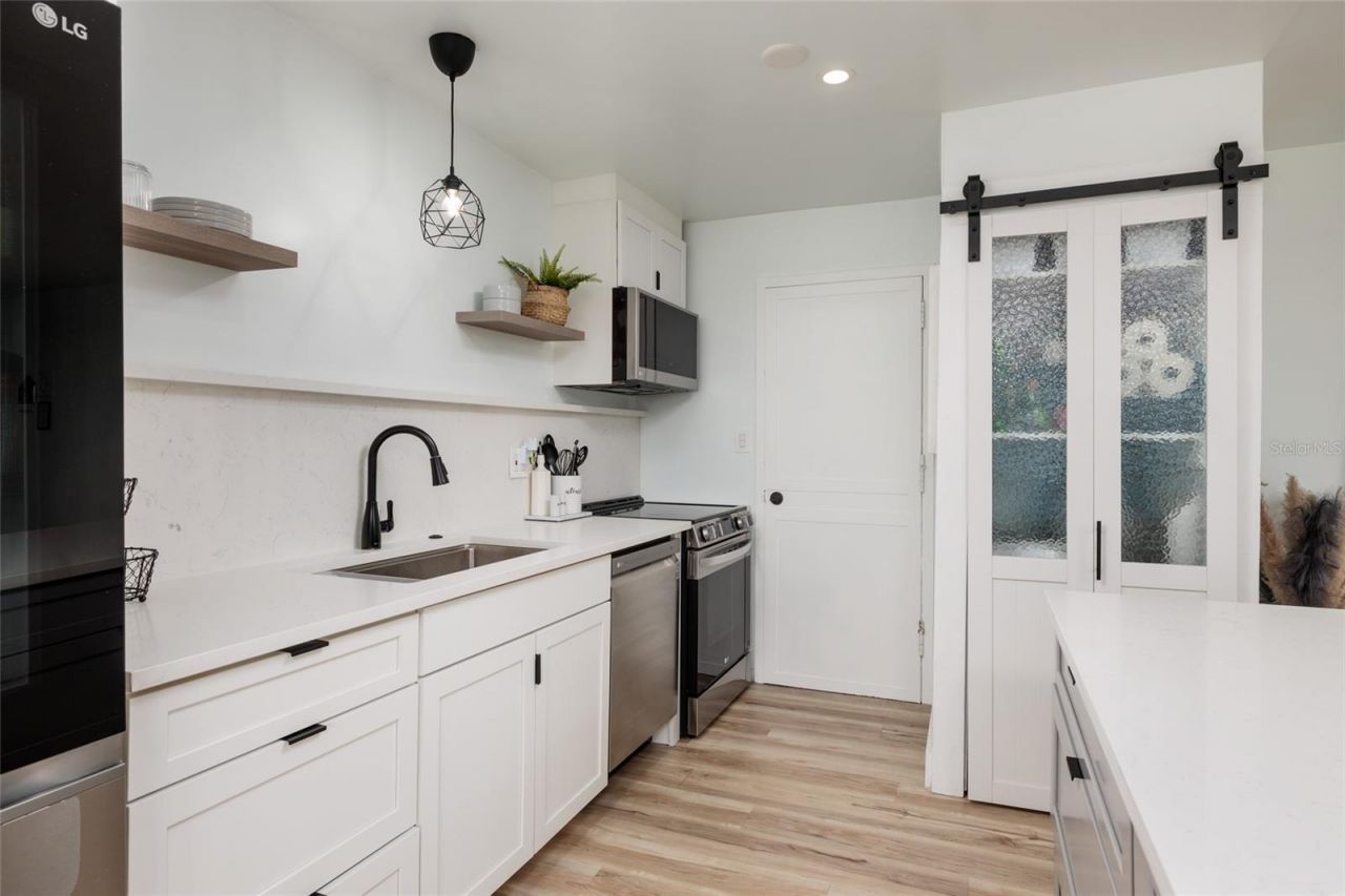 7200 Sunshine Skyway Lane S, Unit 3D, Saint Petersburg, FL 33711 Photo