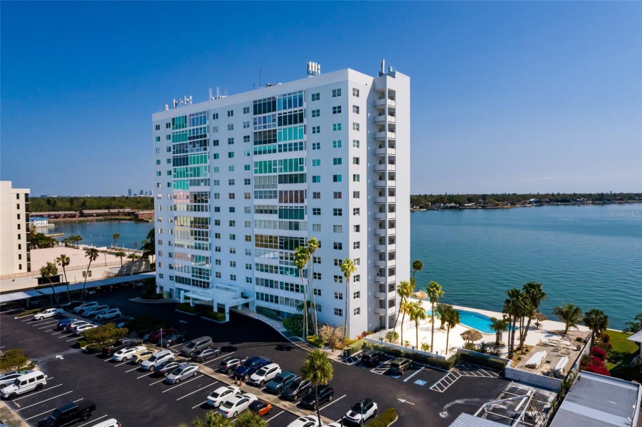 7200 Sunshine Skyway Lane S, Unit 3D, Saint Petersburg, FL 33711 Photo