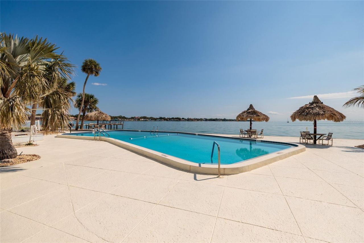 7200 Sunshine Skyway Lane S, Unit 3D, Saint Petersburg, FL 33711 Photo