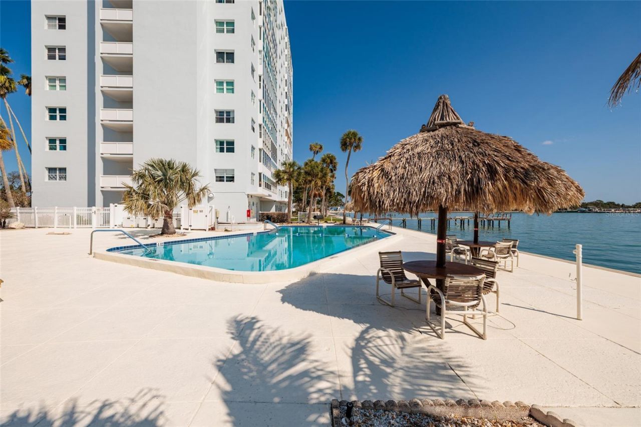 7200 Sunshine Skyway Lane S, Unit 3D, Saint Petersburg, FL 33711 Photo