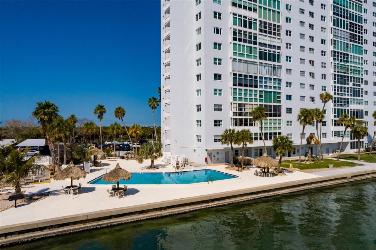 7200 Sunshine Skyway Lane S, Unit 3D, Saint Petersburg, FL 33711 Photo