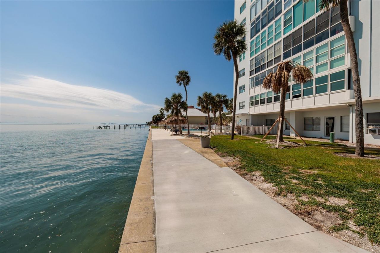 7200 Sunshine Skyway Lane S, Unit 3D, Saint Petersburg, FL 33711 Photo